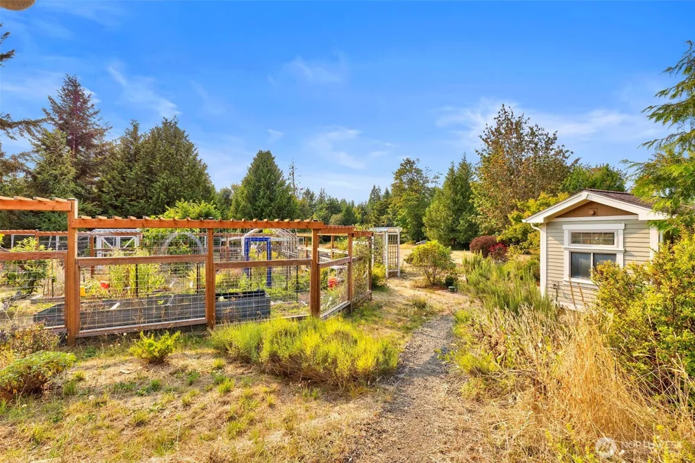 25613 Tytler Road NE Poulsbo, WA 98370