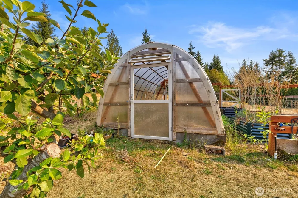 25613 Tytler Road NE Poulsbo, WA 98370