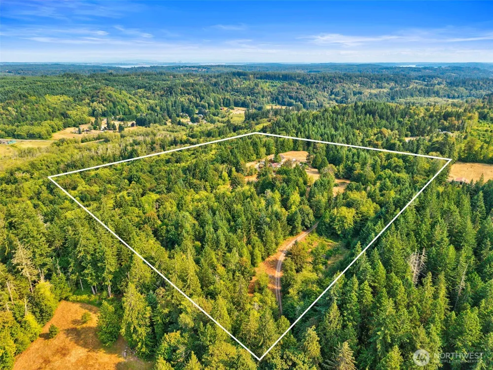 25613 Tytler Road NE Poulsbo, WA 98370