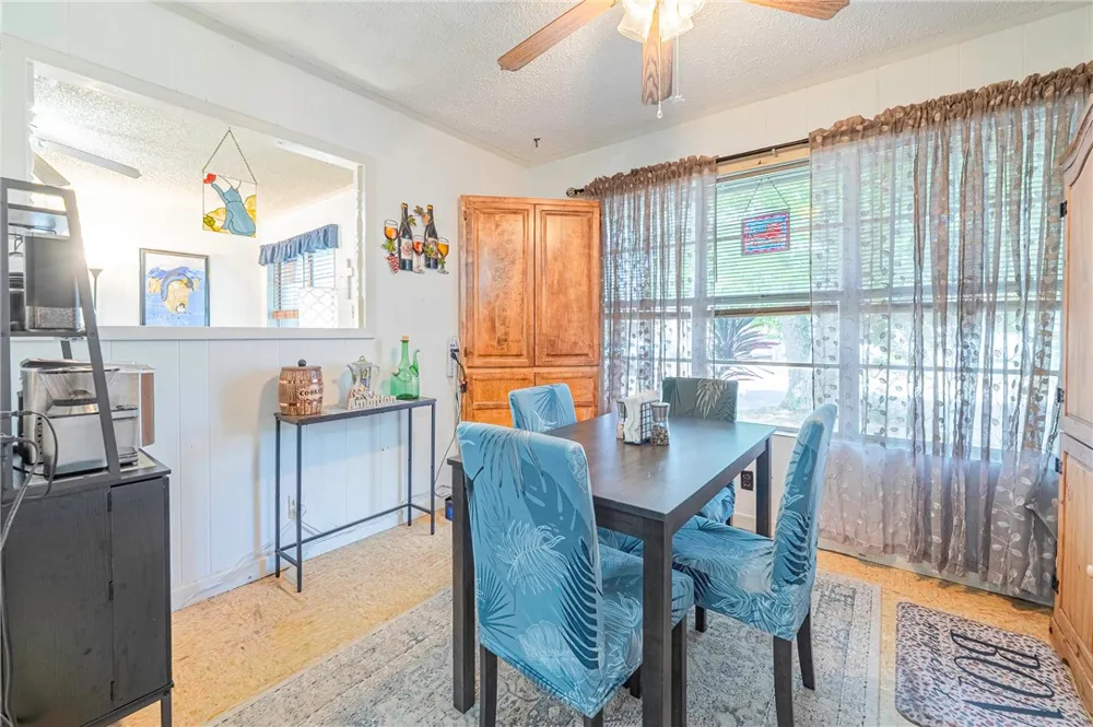 1013 Laredo Street Sinton, TX 78387