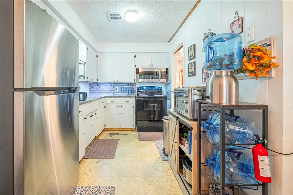 1013 Laredo Street Sinton, TX 78387
