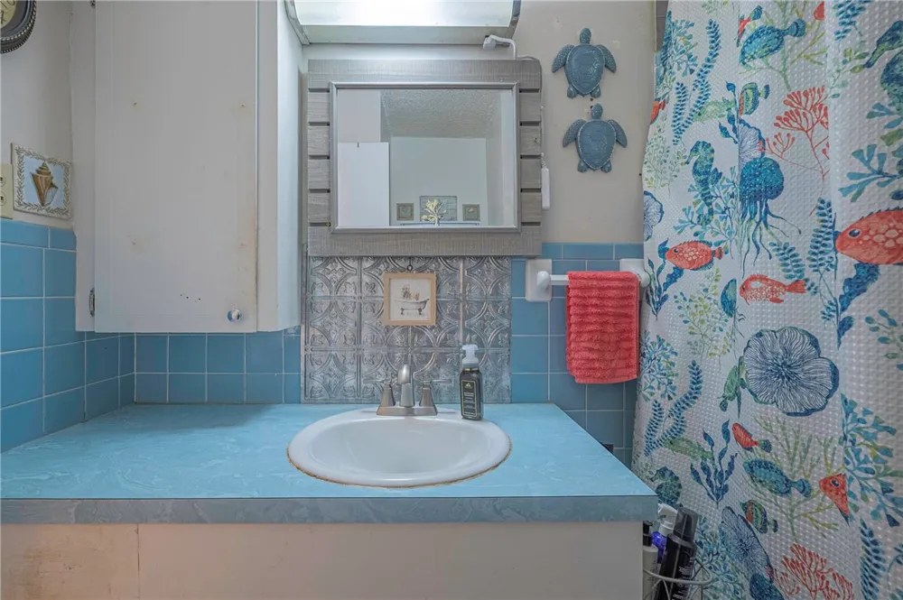 1013 Laredo Street Sinton, TX 78387