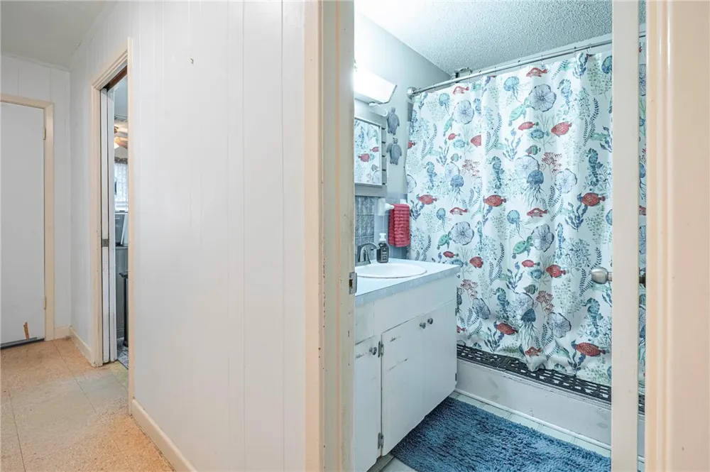 1013 Laredo Street Sinton, TX 78387