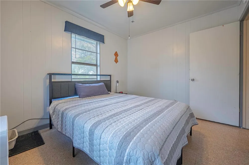 1013 Laredo Street Sinton, TX 78387