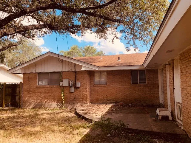1403 Oriole Beeville, TX 78102
