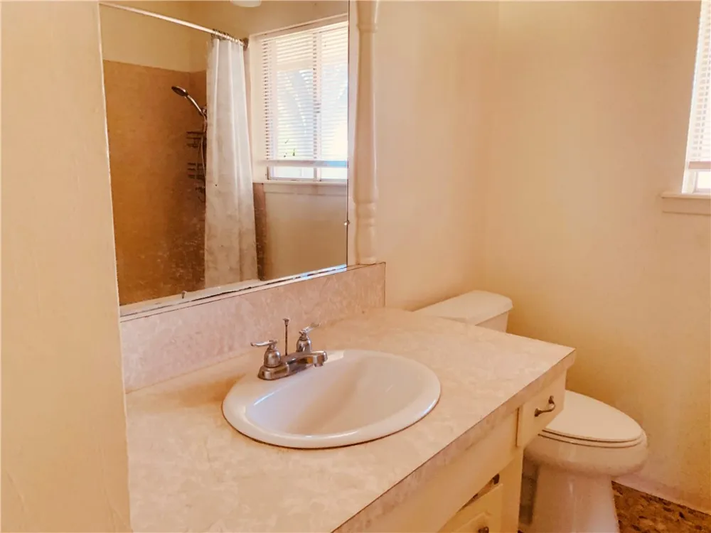 1403 Oriole Beeville, TX 78102