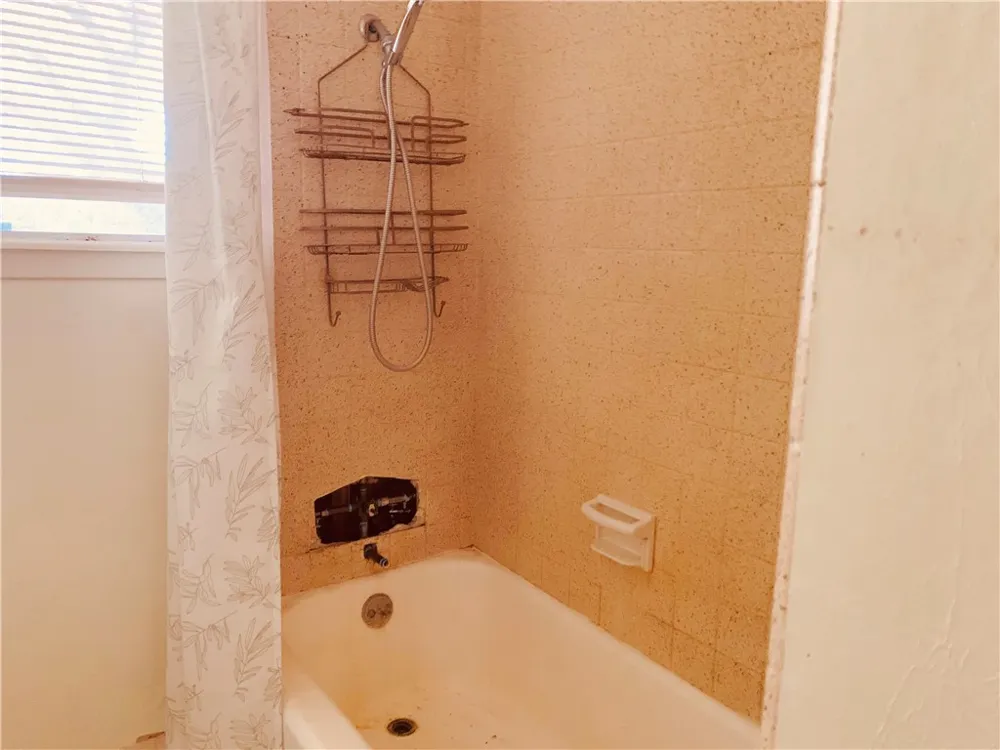 1403 Oriole Beeville, TX 78102