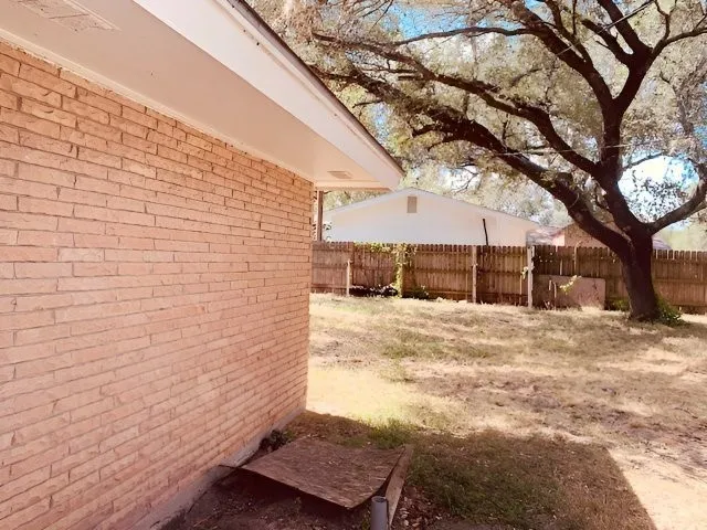 1403 Oriole Beeville, TX 78102