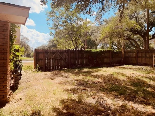 1403 Oriole Beeville, TX 78102