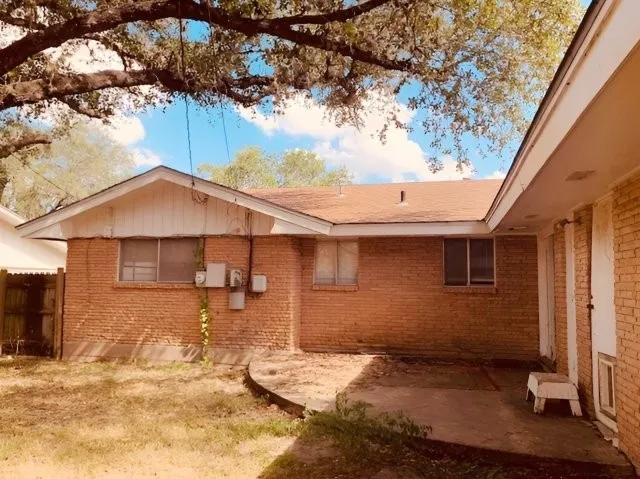 1403 Oriole Beeville, TX 78102