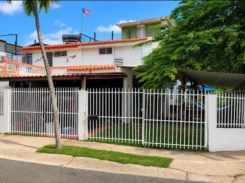 Calle #2 URB VISTA AZUL #C-22