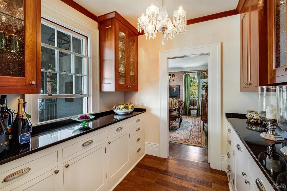 2389 Chad Court Napa, CA 94558