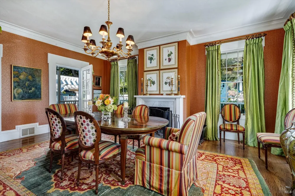 2389 Chad Court Napa, CA 94558