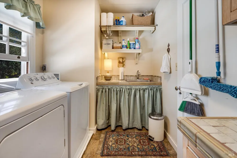 2389 Chad Court Napa, CA 94558