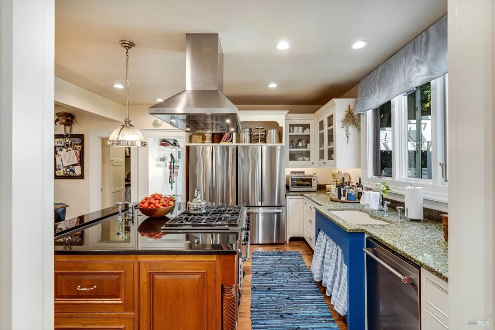 2389 Chad Court Napa, CA 94558