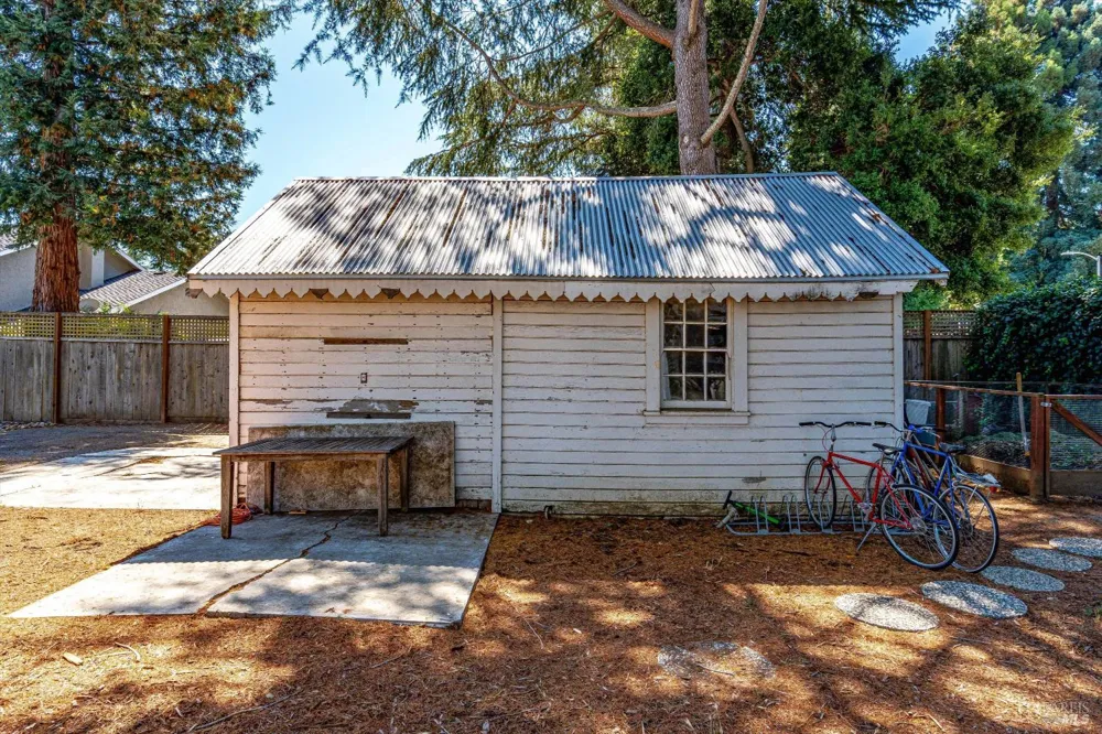 2389 Chad Court Napa, CA 94558