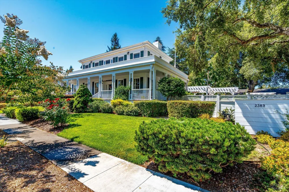 2389 Chad Court Napa, CA 94558