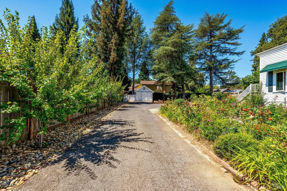 2389 Chad Court Napa, CA 94558