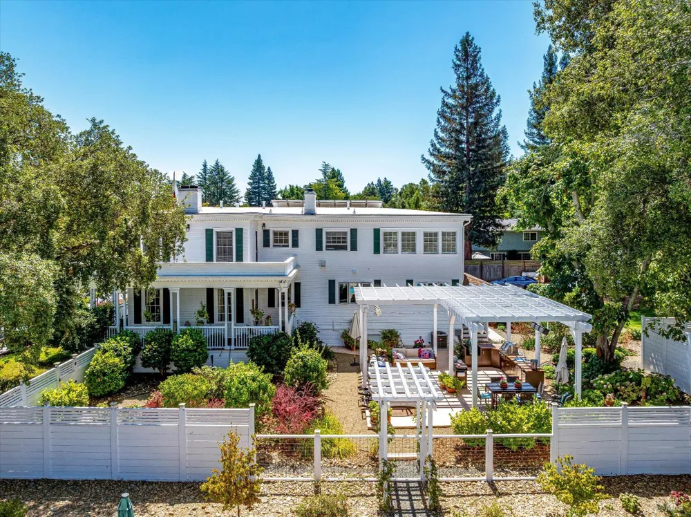 2389 Chad Court Napa, CA 94558