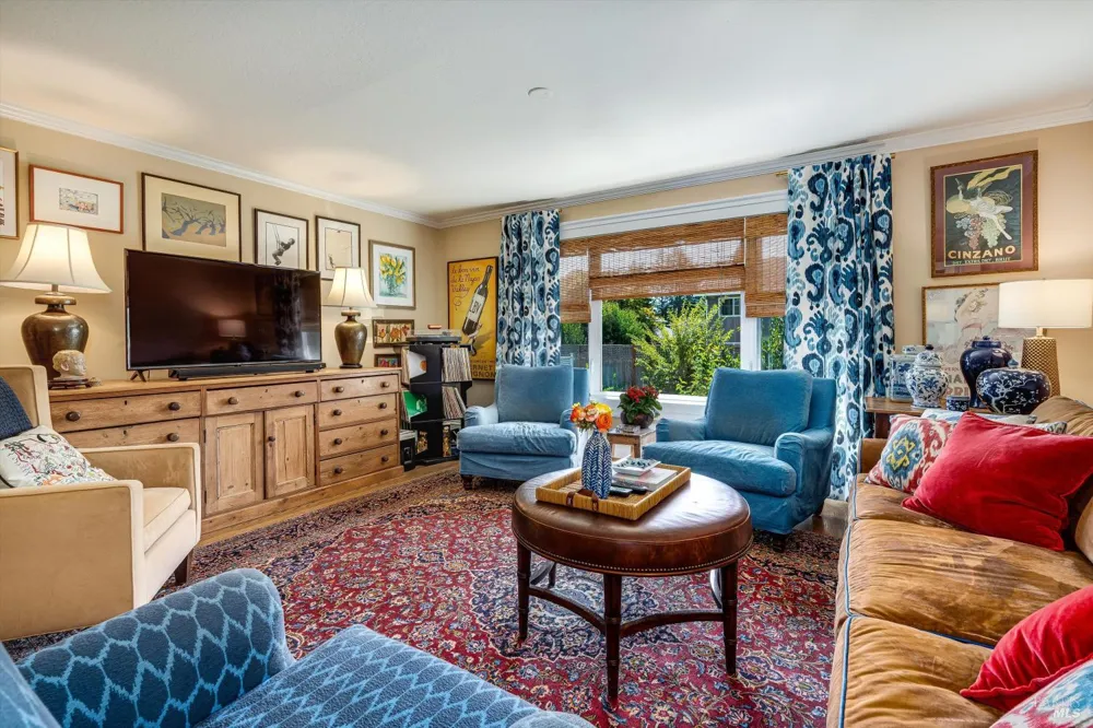 2389 Chad Court Napa, CA 94558