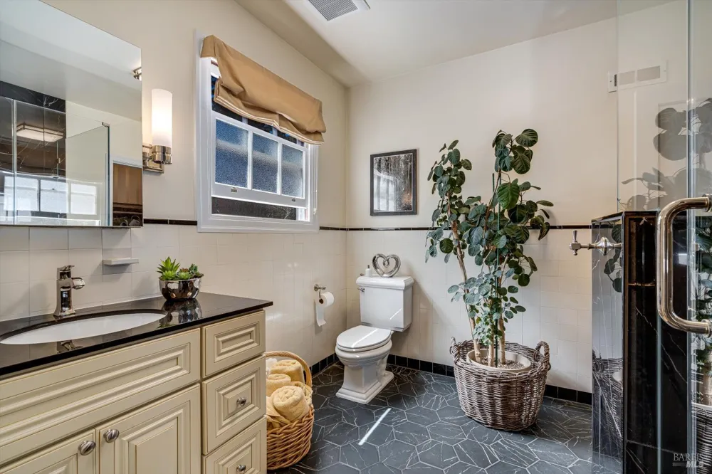 2389 Chad Court Napa, CA 94558