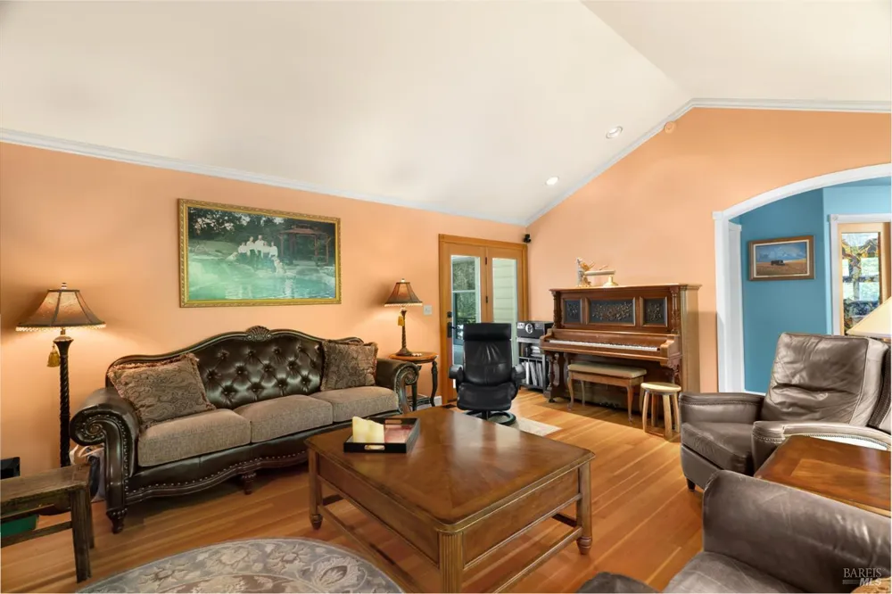 6501 Ellen Lane Forestville, CA 95436
