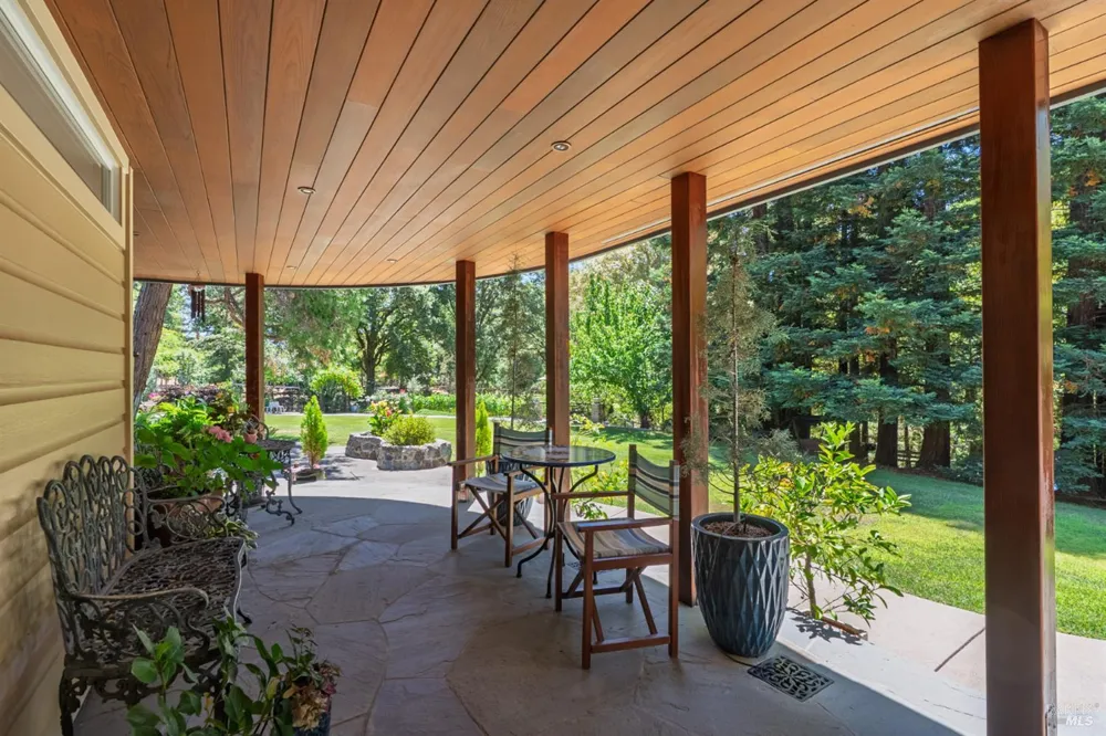 6501 Ellen Lane Forestville, CA 95436