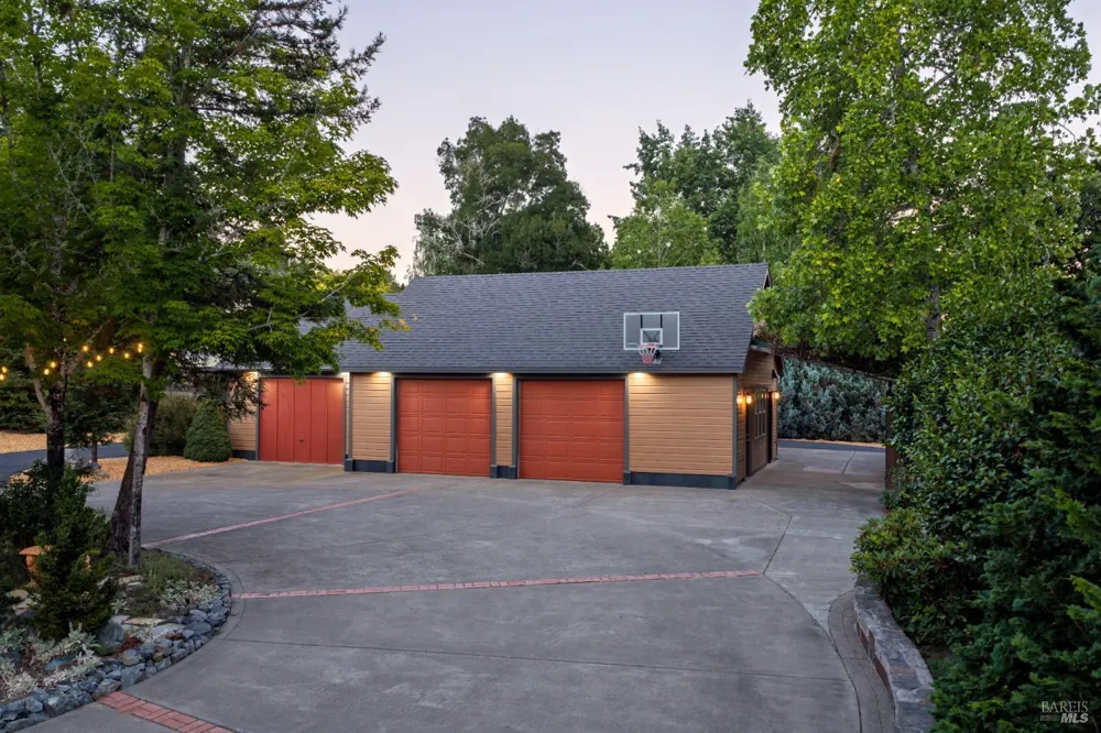 6501 Ellen Lane Forestville, CA 95436