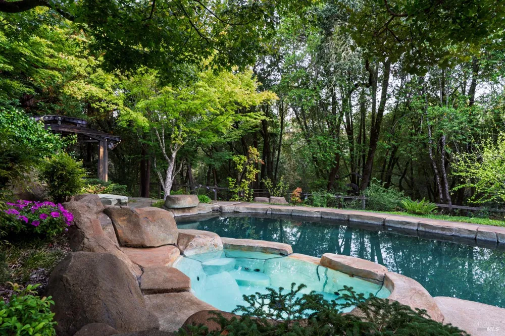 6501 Ellen Lane Forestville, CA 95436