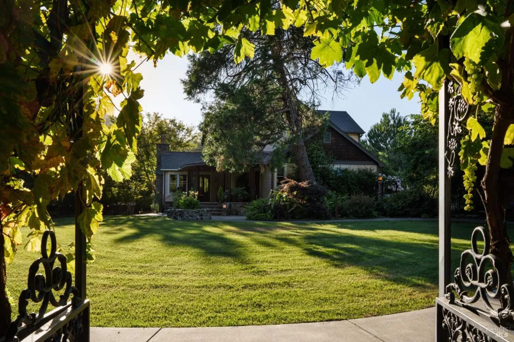 6501 Ellen Lane Forestville, CA 95436