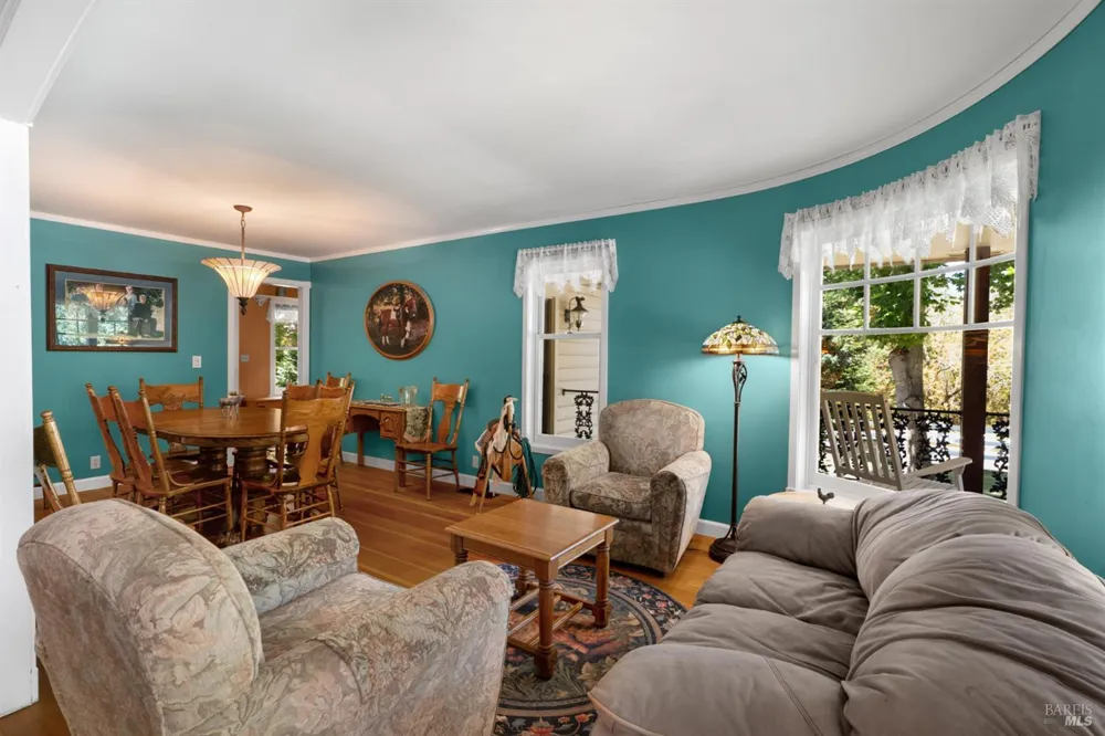 6501 Ellen Lane Forestville, CA 95436