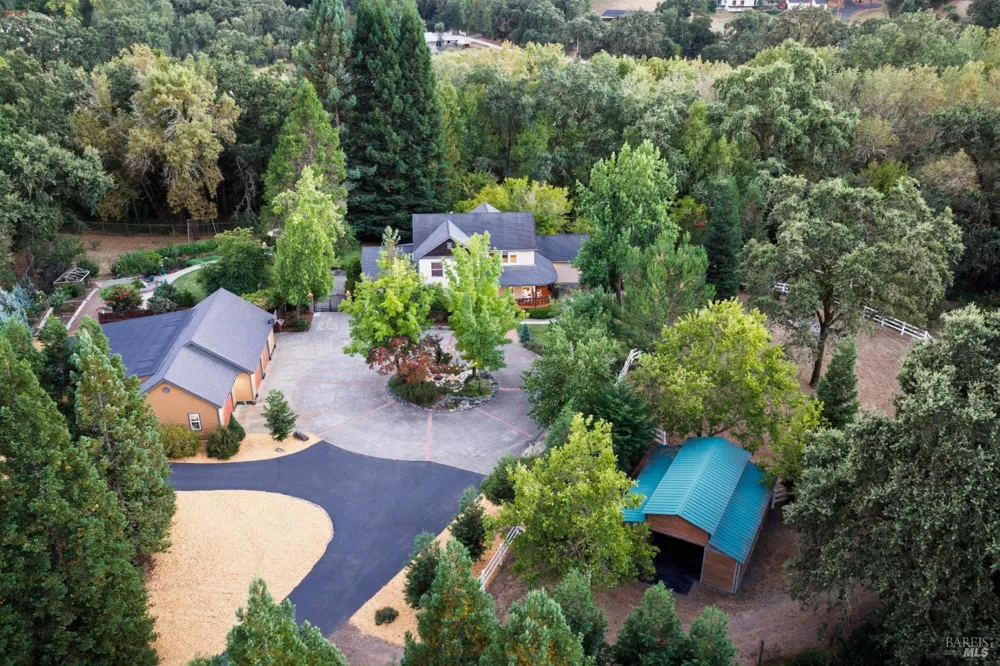 6501 Ellen Lane Forestville, CA 95436