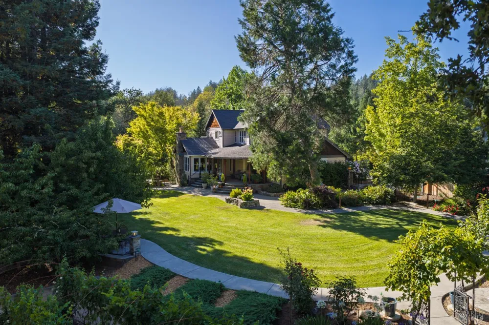 6501 Ellen Lane Forestville, CA 95436