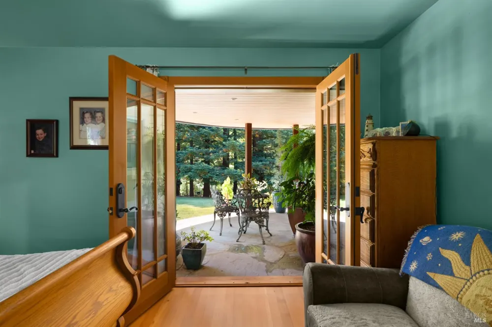 6501 Ellen Lane Forestville, CA 95436
