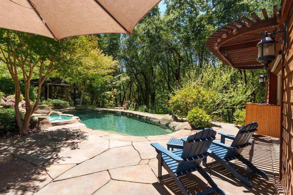 6501 Ellen Lane Forestville, CA 95436