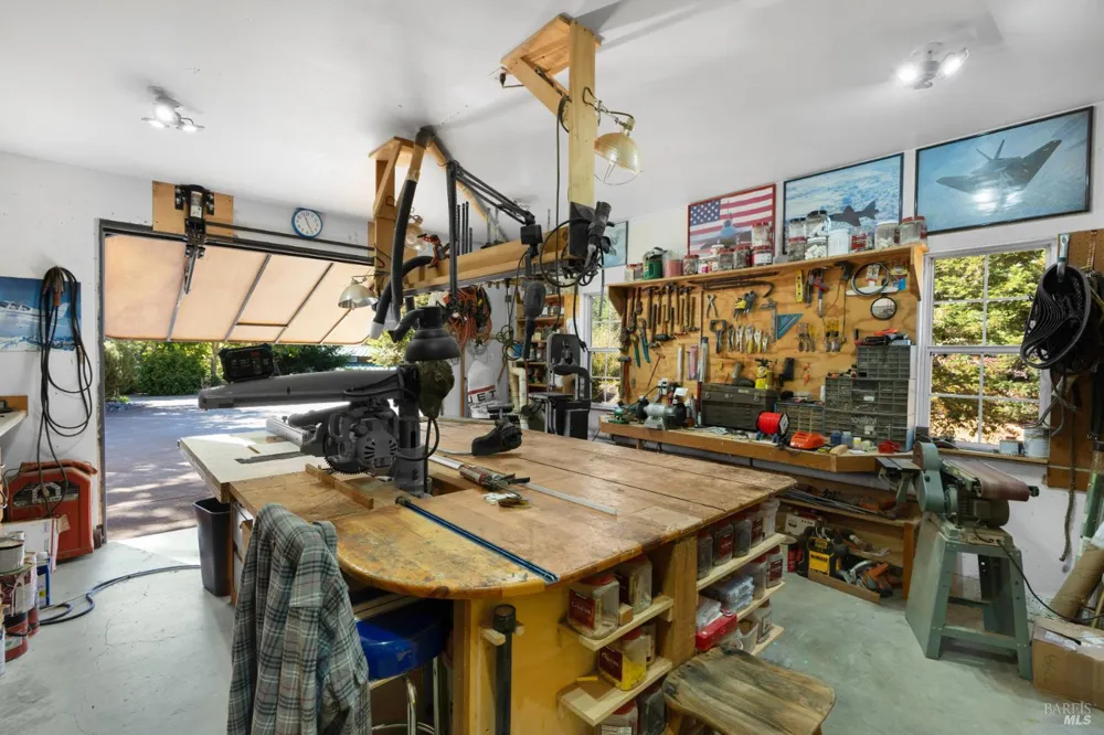 6501 Ellen Lane Forestville, CA 95436