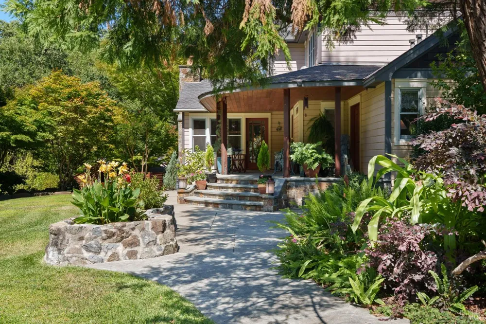 6501 Ellen Lane Forestville, CA 95436