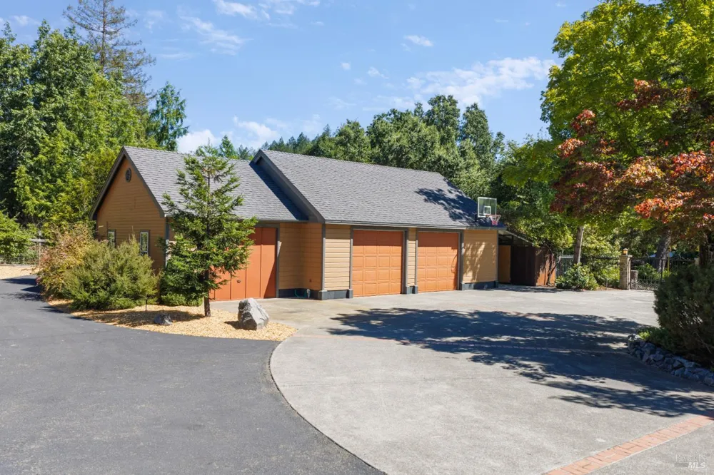 6501 Ellen Lane Forestville, CA 95436