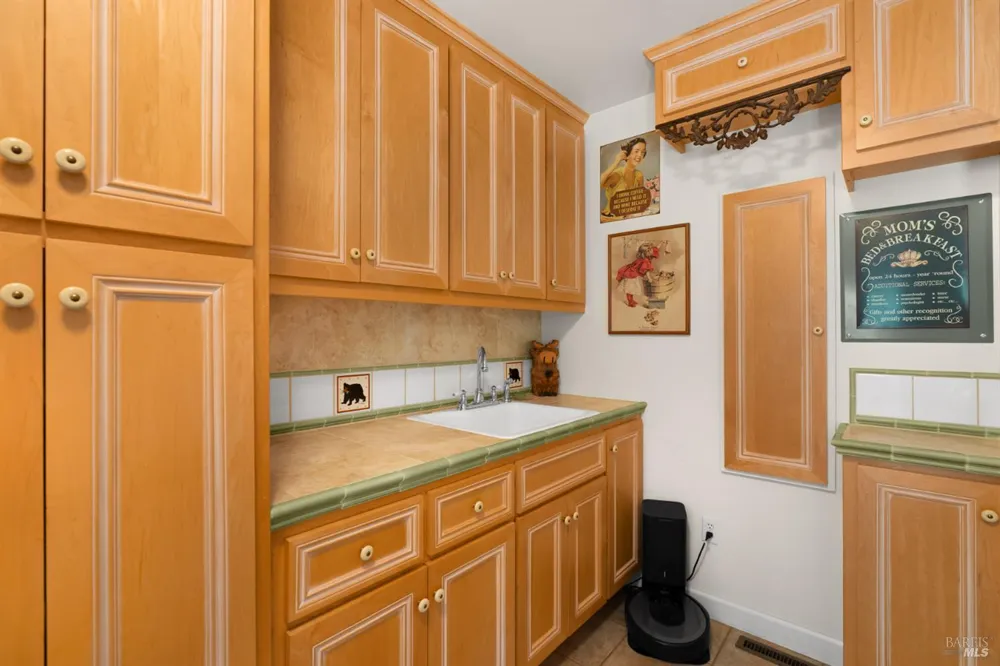 6501 Ellen Lane Forestville, CA 95436