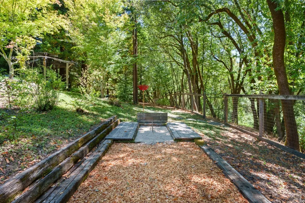 6501 Ellen Lane Forestville, CA 95436