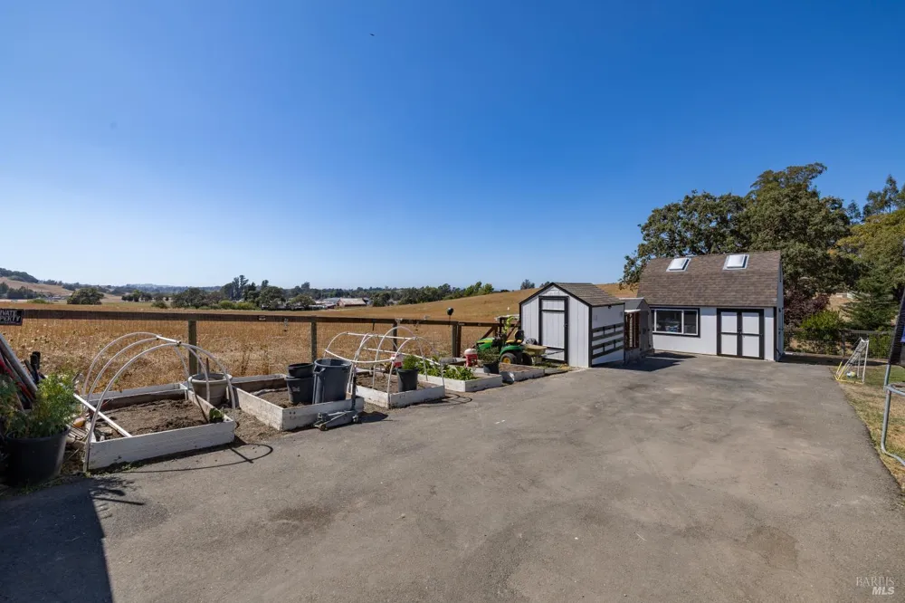 7651 Isabel Drive Cotati, CA 94931