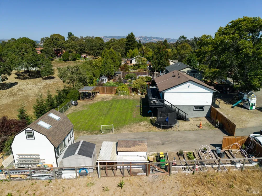 7651 Isabel Drive Cotati, CA 94931