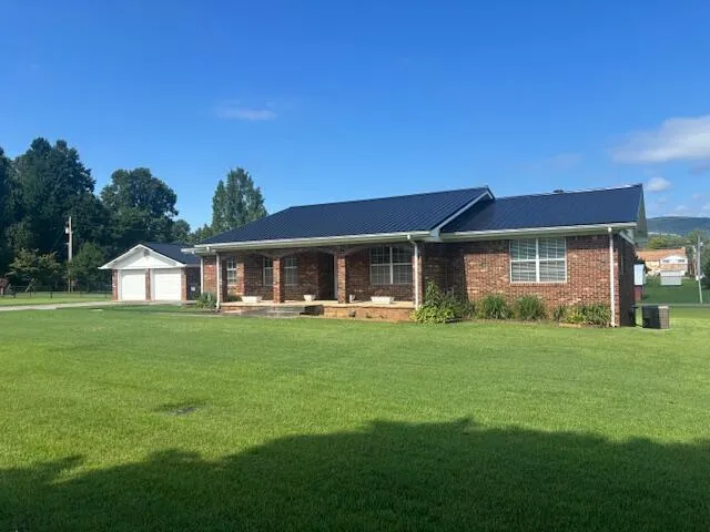 103 W Legion Circle Pikeville, TN 37367