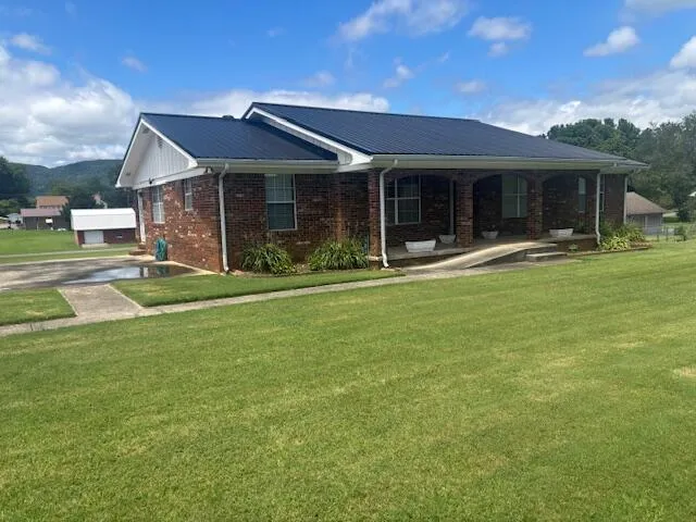 103 W Legion Circle Pikeville, TN 37367