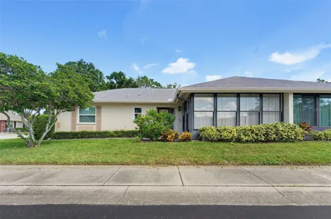 1372 CARLISLE COURT