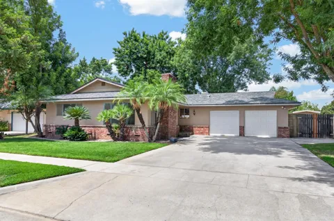 520 W Acacia Avenue
