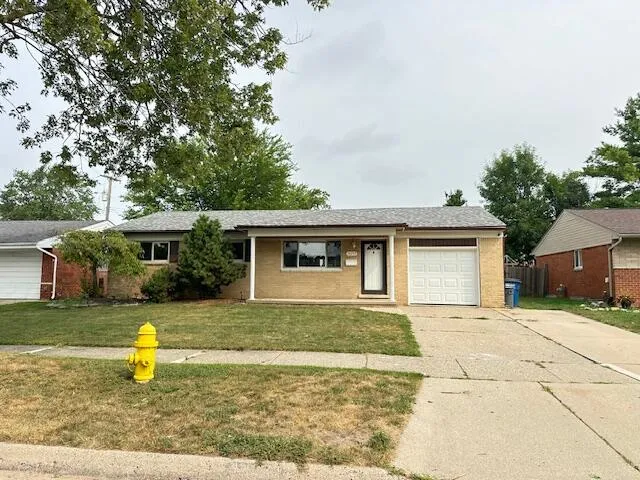 34242 S Aztec Drive Westland, MI 48185