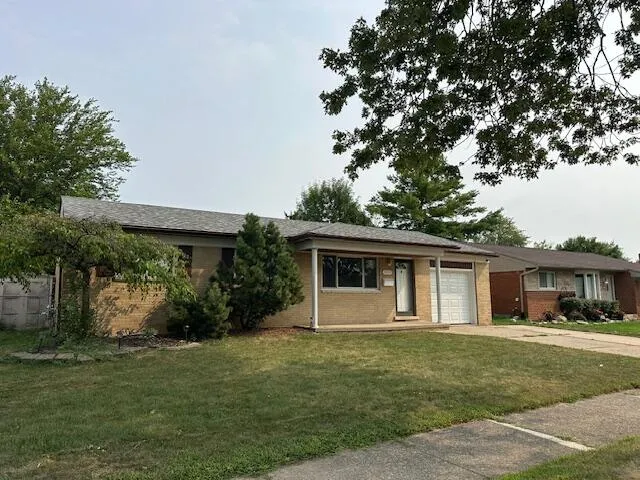34242 S Aztec Drive Westland, MI 48185