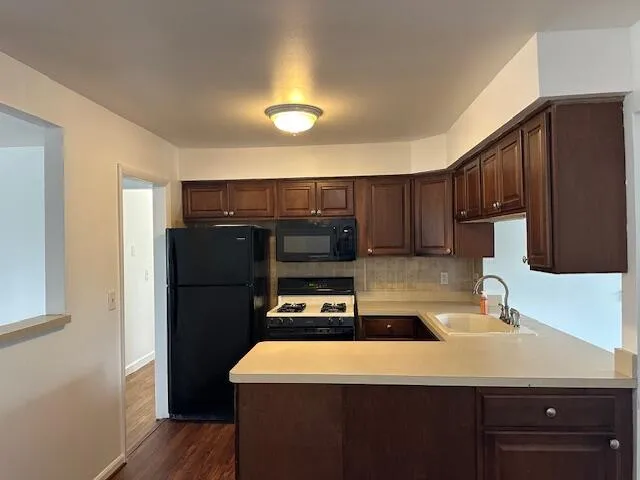34242 S Aztec Drive Westland, MI 48185