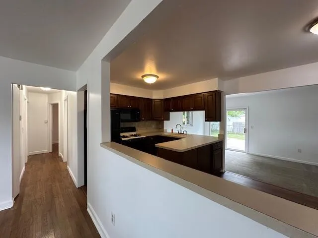34242 S Aztec Drive Westland, MI 48185